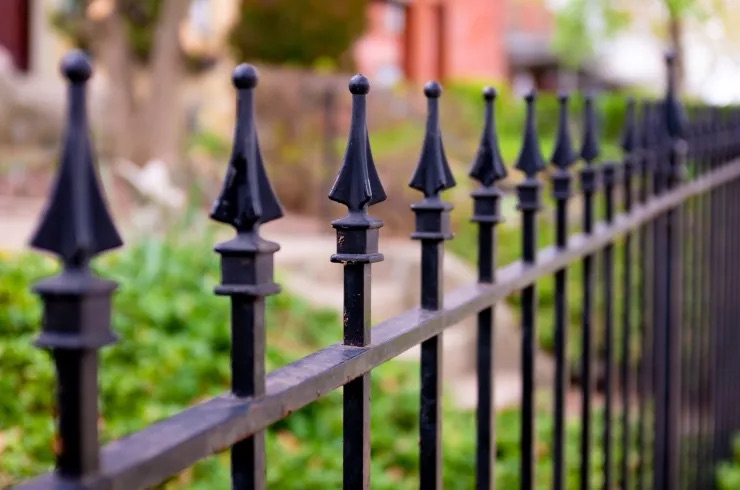 Fence Companies That Finance: Why American Fence & Railing Is The Right Choice