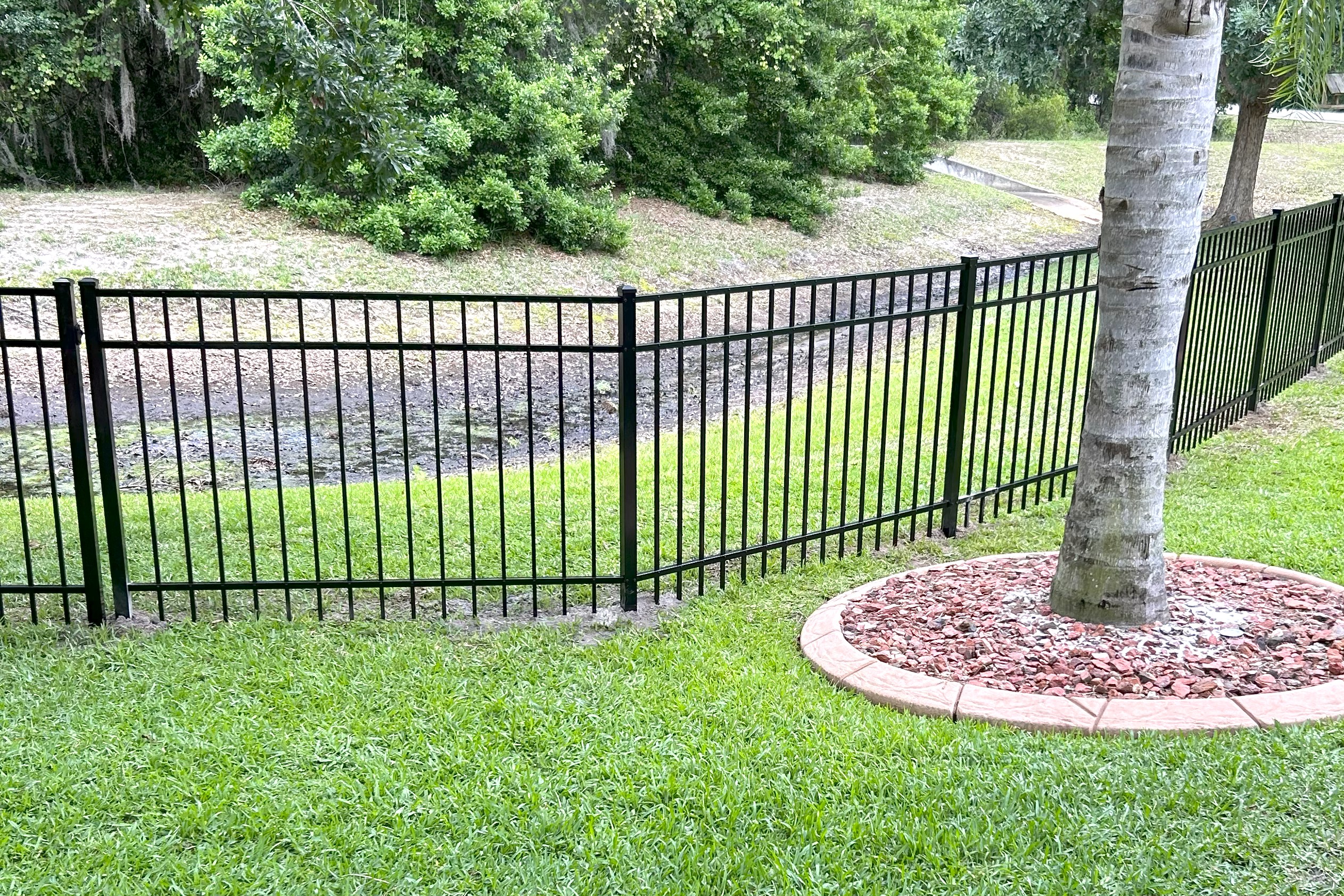 3 rail black aluminum fence