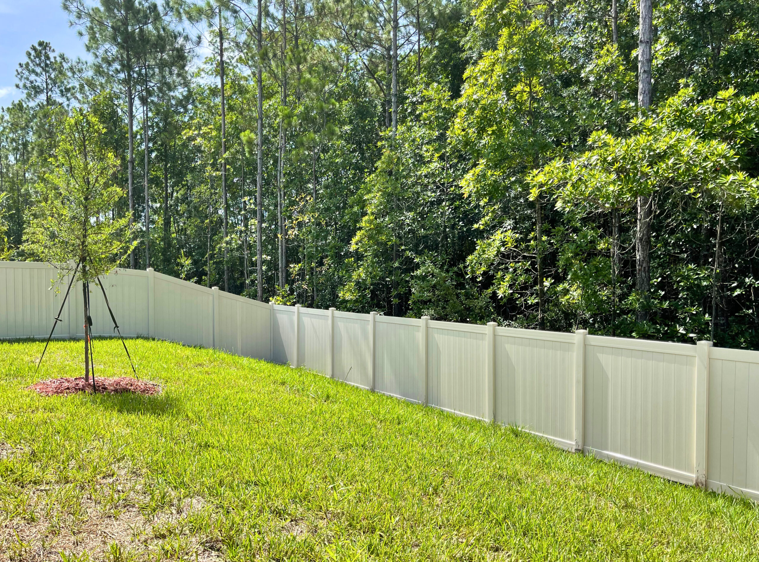 white vinyl fence st.augustine